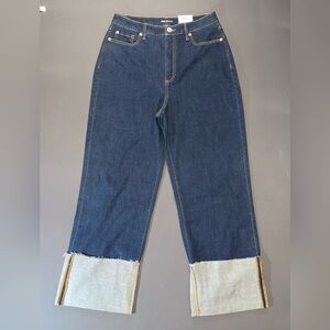 Stylish Blue Ankle Jeans with Frayed Hem